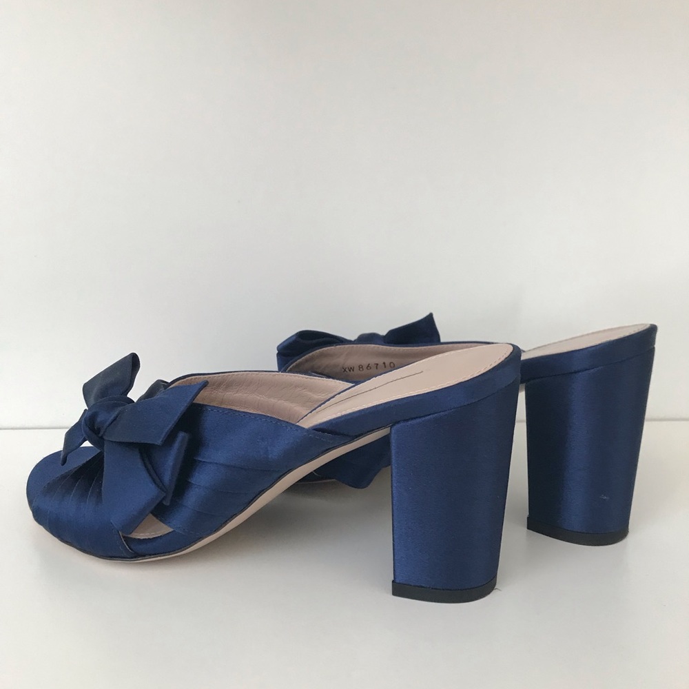 Stuart Weitzman Bow Block Heel Sandals - Picture 2 of 8